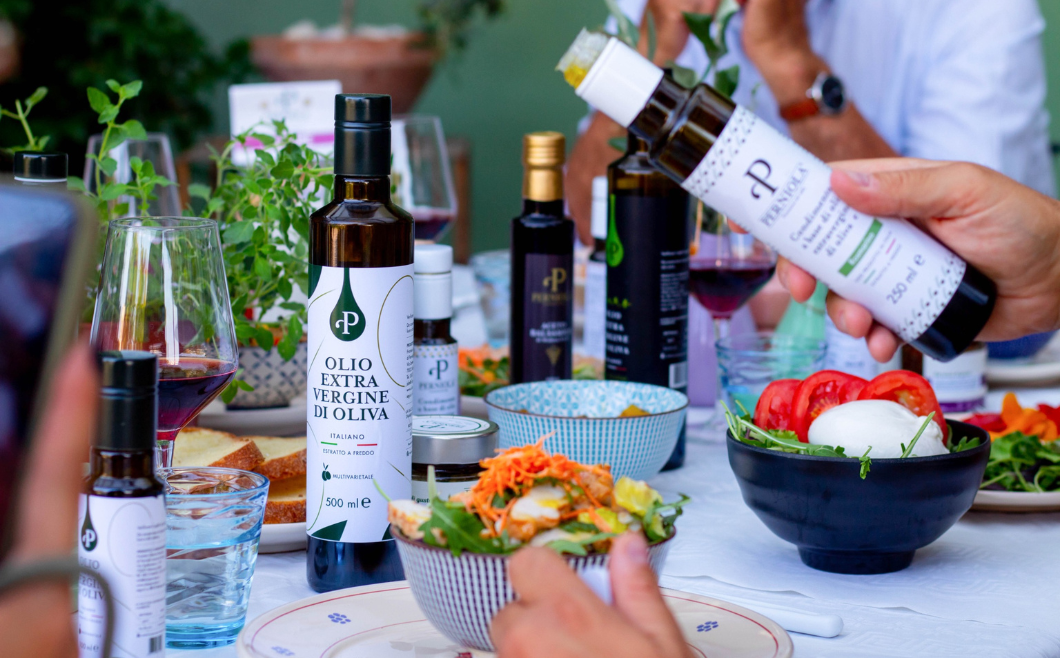 Come scegliere un olio extravergine di oliva: la guida completa