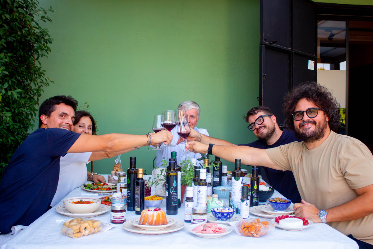 Come scegliere un olio extravergine di oliva: la guida completa