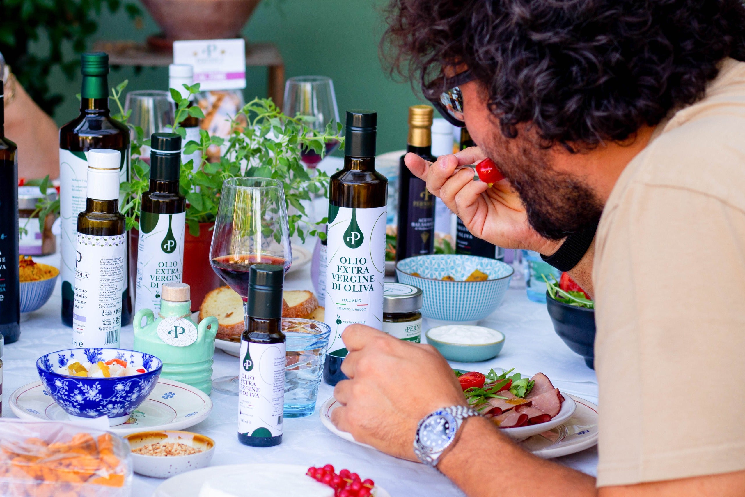 Come scegliere un olio extravergine di oliva: la guida completa